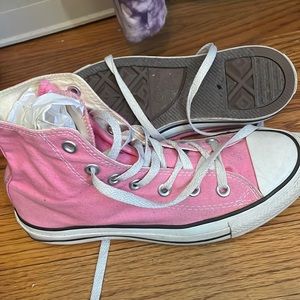 Converse women size 7.5